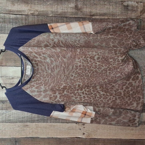 24/7 Maurices Tops - Women's Size XL Cute Top Shirt Maurices